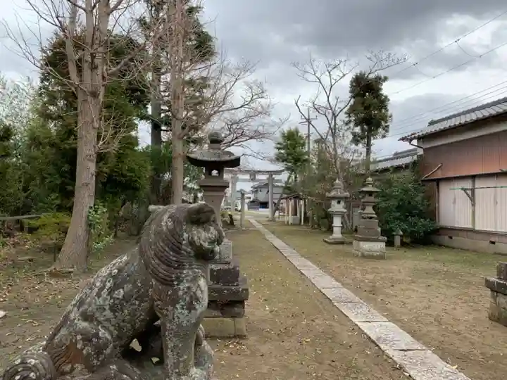 岩野見社の狛犬