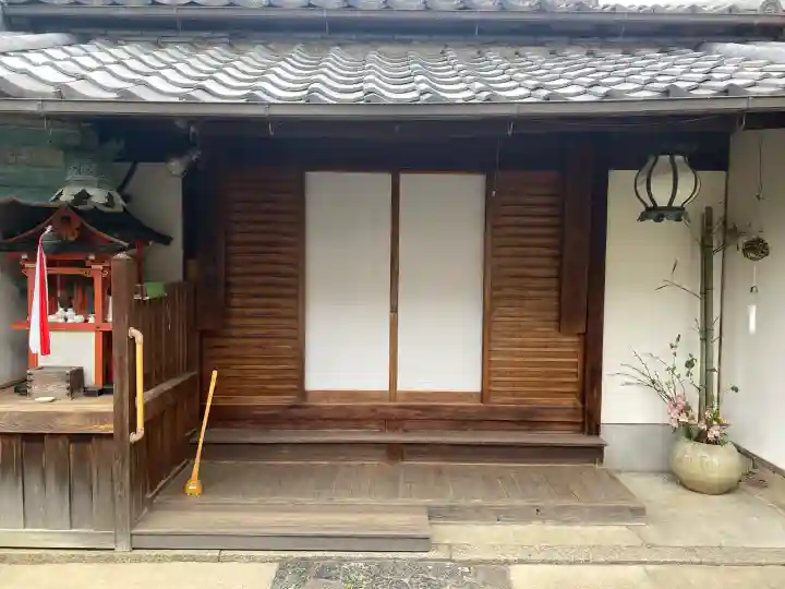 西光院の{uncategorized: "未分類", other: "その他", undefined: "問題あり", building: "その他建物", grave: "お墓", sacred_gate: "鳥居", guardian: "狛犬", statue: "像", buddha: "仏像", history: "歴史", nature: "自然", garden: "庭園", animal: "動物", pagoda: "塔", temizu: "手水舎", mountain_gate: "山門・神門", sanctuary: "本殿・本堂", subordinate: "末社・摂社", art: "芸術", scenery: "景色", jizo: "地蔵", ema: "絵馬", goshuin: "御朱印", omikuji: "おみくじ", items: "授与品その他", amulet: "お守り", goshuincho: "御朱印帳", eats: "食事", festival: "お祭り", votive_dance: "神楽", shichigosan: "七五三参", wedding: "結婚式", experience: "体験その他", initially: "初詣", around: "周辺", anti_infection: "感染症対策"}