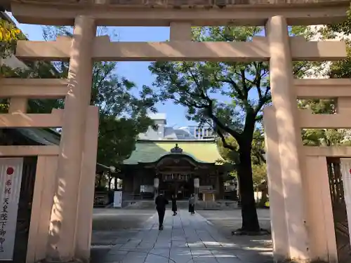 坐摩神社の鳥居