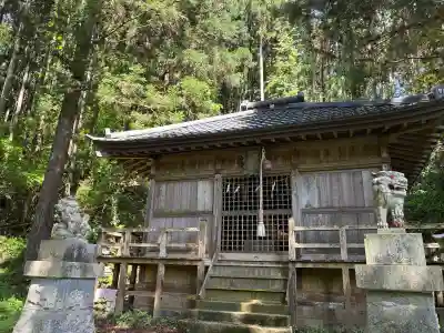 十殿神社の{uncategorized: "未分類", other: "その他", undefined: "問題あり", building: "その他建物", grave: "お墓", sacred_gate: "鳥居", guardian: "狛犬", statue: "像", buddha: "仏像", history: "歴史", nature: "自然", garden: "庭園", animal: "動物", pagoda: "塔", temizu: "手水舎", mountain_gate: "山門・神門", sanctuary: "本殿・本堂", subordinate: "末社・摂社", art: "芸術", scenery: "景色", jizo: "地蔵", ema: "絵馬", goshuin: "御朱印", omikuji: "おみくじ", items: "授与品その他", amulet: "お守り", goshuincho: "御朱印帳", eats: "食事", festival: "お祭り", votive_dance: "神楽", shichigosan: "七五三参", wedding: "結婚式", experience: "体験その他", initially: "初詣", around: "周辺", anti_infection: "感染症対策"}