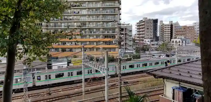 岩山稲荷神社の周辺