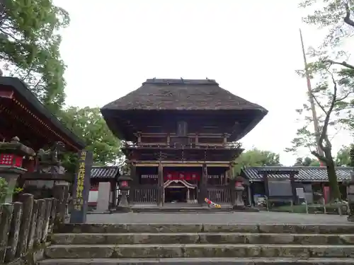 青井阿蘇神社の山門