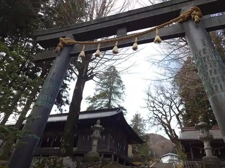 諏訪大社上社前宮(長野県)