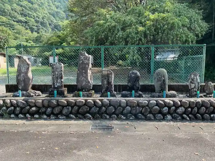 子安神社(勝原)のお墓