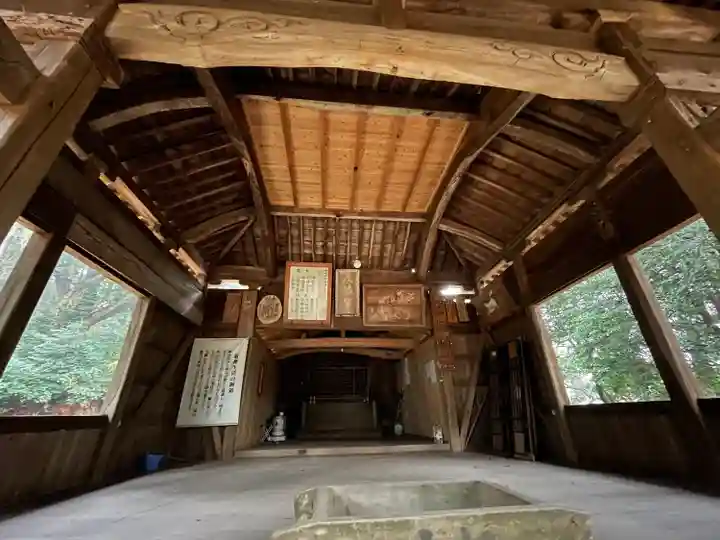 神崎神社の本殿・本堂