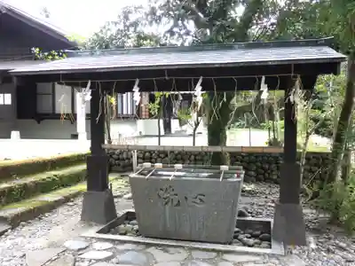 益救神社の手水舎