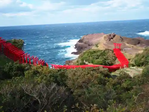 元乃隅神社の{uncategorized: "未分類", other: "その他", undefined: "問題あり", building: "その他建物", grave: "お墓", sacred_gate: "鳥居", guardian: "狛犬", statue: "像", buddha: "仏像", history: "歴史", nature: "自然", garden: "庭園", animal: "動物", pagoda: "塔", temizu: "手水舎", mountain_gate: "山門・神門", sanctuary: "本殿・本堂", subordinate: "末社・摂社", art: "芸術", scenery: "景色", jizo: "地蔵", ema: "絵馬", goshuin: "御朱印", omikuji: "おみくじ", items: "授与品その他", amulet: "お守り", goshuincho: "御朱印帳", eats: "食事", festival: "お祭り", votive_dance: "神楽", shichigosan: "七五三参", wedding: "結婚式", experience: "体験その他", initially: "初詣", around: "周辺", anti_infection: "感染症対策"}