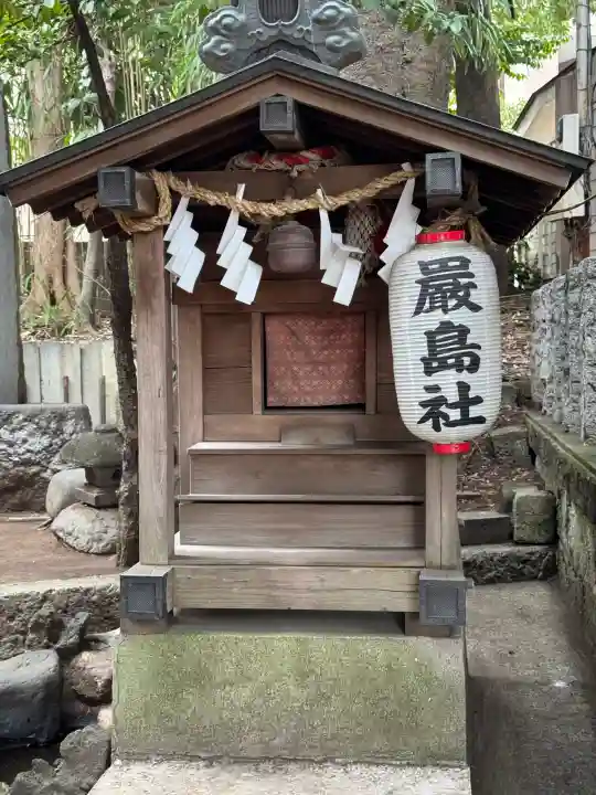 御霊神社の{uncategorized: "未分類", other: "その他", undefined: "問題あり", building: "その他建物", grave: "お墓", sacred_gate: "鳥居", guardian: "狛犬", statue: "像", buddha: "仏像", history: "歴史", nature: "自然", garden: "庭園", animal: "動物", pagoda: "塔", temizu: "手水舎", mountain_gate: "山門・神門", sanctuary: "本殿・本堂", subordinate: "末社・摂社", art: "芸術", scenery: "景色", jizo: "地蔵", ema: "絵馬", goshuin: "御朱印", omikuji: "おみくじ", items: "授与品その他", amulet: "お守り", goshuincho: "御朱印帳", eats: "食事", festival: "お祭り", votive_dance: "神楽", shichigosan: "七五三参", wedding: "結婚式", experience: "体験その他", initially: "初詣", around: "周辺", anti_infection: "感染症対策"}