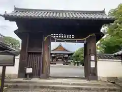 篠津神社の山門