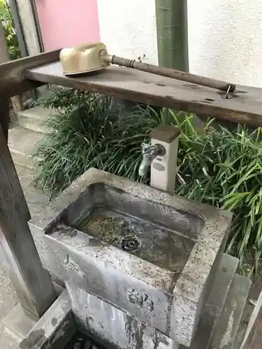 大松稲荷神社の手水舎