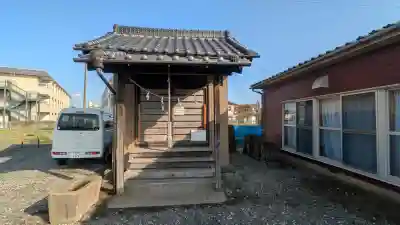 三峯神社の{uncategorized: "未分類", other: "その他", undefined: "問題あり", building: "その他建物", grave: "お墓", sacred_gate: "鳥居", guardian: "狛犬", statue: "像", buddha: "仏像", history: "歴史", nature: "自然", garden: "庭園", animal: "動物", pagoda: "塔", temizu: "手水舎", mountain_gate: "山門・神門", sanctuary: "本殿・本堂", subordinate: "末社・摂社", art: "芸術", scenery: "景色", jizo: "地蔵", ema: "絵馬", goshuin: "御朱印", omikuji: "おみくじ", items: "授与品その他", amulet: "お守り", goshuincho: "御朱印帳", eats: "食事", festival: "お祭り", votive_dance: "神楽", shichigosan: "七五三参", wedding: "結婚式", experience: "体験その他", initially: "初詣", around: "周辺", anti_infection: "感染症対策"}