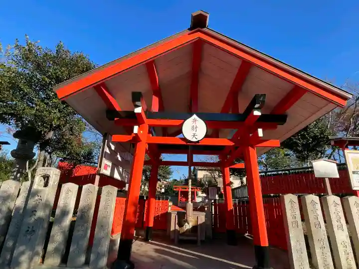 車折神社の{uncategorized: "未分類", other: "その他", undefined: "問題あり", building: "その他建物", grave: "お墓", sacred_gate: "鳥居", guardian: "狛犬", statue: "像", buddha: "仏像", history: "歴史", nature: "自然", garden: "庭園", animal: "動物", pagoda: "塔", temizu: "手水舎", mountain_gate: "山門・神門", sanctuary: "本殿・本堂", subordinate: "末社・摂社", art: "芸術", scenery: "景色", jizo: "地蔵", ema: "絵馬", goshuin: "御朱印", omikuji: "おみくじ", items: "授与品その他", amulet: "お守り", goshuincho: "御朱印帳", eats: "食事", festival: "お祭り", votive_dance: "神楽", shichigosan: "七五三参", wedding: "結婚式", experience: "体験その他", initially: "初詣", around: "周辺", anti_infection: "感染症対策"}