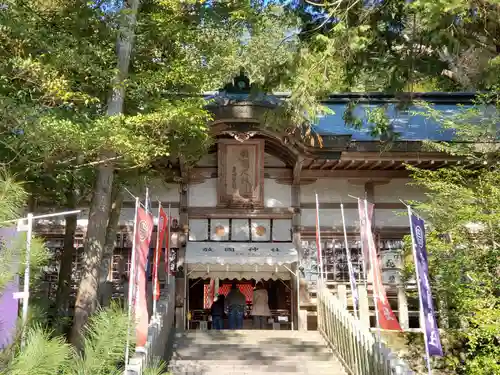 敢國神社の本殿・本堂