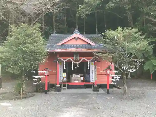 諏訪神社の本殿