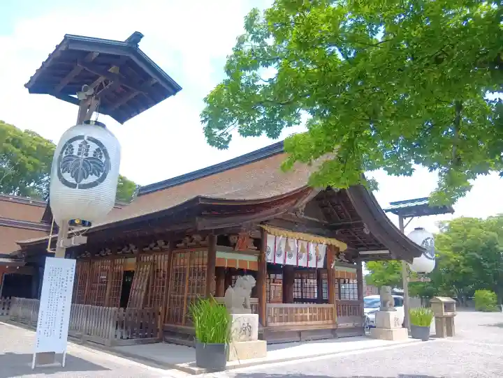 尾張大國霊神社(国府宮)の{uncategorized: "未分類", other: "その他", undefined: "問題あり", building: "その他建物", grave: "お墓", sacred_gate: "鳥居", guardian: "狛犬", statue: "像", buddha: "仏像", history: "歴史", nature: "自然", garden: "庭園", animal: "動物", pagoda: "塔", temizu: "手水舎", mountain_gate: "山門・神門", sanctuary: "本殿・本堂", subordinate: "末社・摂社", art: "芸術", scenery: "景色", jizo: "地蔵", ema: "絵馬", goshuin: "御朱印", omikuji: "おみくじ", items: "授与品その他", amulet: "お守り", goshuincho: "御朱印帳", eats: "食事", festival: "お祭り", votive_dance: "神楽", shichigosan: "七五三参", wedding: "結婚式", experience: "体験その他", initially: "初詣", around: "周辺", anti_infection: "感染症対策"}