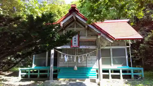 神威神社の本殿