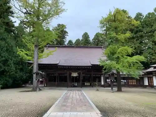 鎮守府八幡宮の本殿