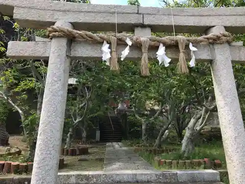 荒磯魚見根神社の鳥居