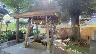 太子堂八幡神社の手水舎