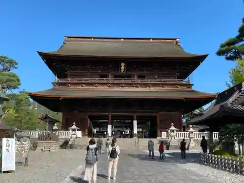 善光寺の山門