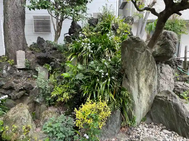東光寺別院桜ヶ池不動院の{uncategorized: "未分類", other: "その他", undefined: "問題あり", building: "その他建物", grave: "お墓", sacred_gate: "鳥居", guardian: "狛犬", statue: "像", buddha: "仏像", history: "歴史", nature: "自然", garden: "庭園", animal: "動物", pagoda: "塔", temizu: "手水舎", mountain_gate: "山門・神門", sanctuary: "本殿・本堂", subordinate: "末社・摂社", art: "芸術", scenery: "景色", jizo: "地蔵", ema: "絵馬", goshuin: "御朱印", omikuji: "おみくじ", items: "授与品その他", amulet: "お守り", goshuincho: "御朱印帳", eats: "食事", festival: "お祭り", votive_dance: "神楽", shichigosan: "七五三参", wedding: "結婚式", experience: "体験その他", initially: "初詣", around: "周辺", anti_infection: "感染症対策"}