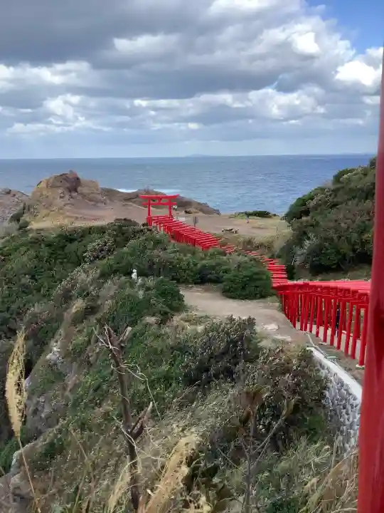 元乃隅神社の{uncategorized: "未分類", other: "その他", undefined: "問題あり", building: "その他建物", grave: "お墓", sacred_gate: "鳥居", guardian: "狛犬", statue: "像", buddha: "仏像", history: "歴史", nature: "自然", garden: "庭園", animal: "動物", pagoda: "塔", temizu: "手水舎", mountain_gate: "山門・神門", sanctuary: "本殿・本堂", subordinate: "末社・摂社", art: "芸術", scenery: "景色", jizo: "地蔵", ema: "絵馬", goshuin: "御朱印", omikuji: "おみくじ", items: "授与品その他", amulet: "お守り", goshuincho: "御朱印帳", eats: "食事", festival: "お祭り", votive_dance: "神楽", shichigosan: "七五三参", wedding: "結婚式", experience: "体験その他", initially: "初詣", around: "周辺", anti_infection: "感染症対策"}