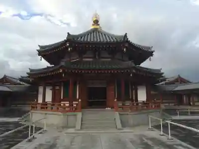 薬師寺の本殿・本堂