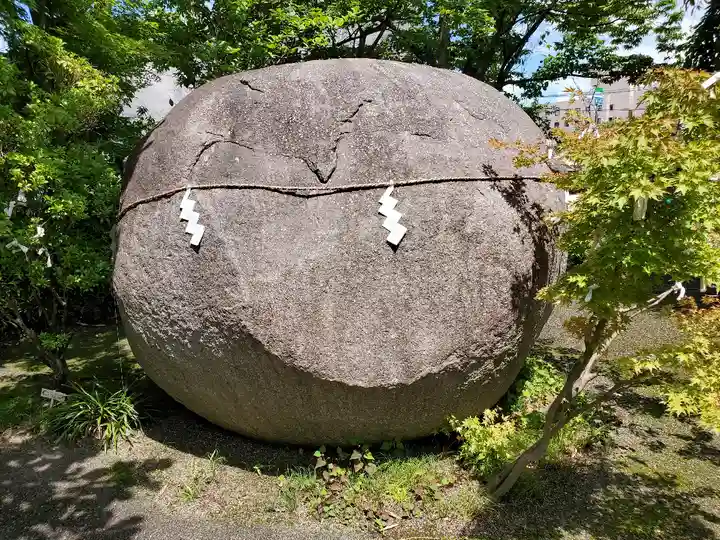 萬寿神社(柏屋本店願掛け萬寿石)(福島県)