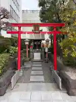 有楽稲荷神社の{uncategorized: "未分類", other: "その他", undefined: "問題あり", building: "その他建物", grave: "お墓", sacred_gate: "鳥居", guardian: "狛犬", statue: "像", buddha: "仏像", history: "歴史", nature: "自然", garden: "庭園", animal: "動物", pagoda: "塔", temizu: "手水舎", mountain_gate: "山門・神門", sanctuary: "本殿・本堂", subordinate: "末社・摂社", art: "芸術", scenery: "景色", jizo: "地蔵", ema: "絵馬", goshuin: "御朱印", omikuji: "おみくじ", items: "授与品その他", amulet: "お守り", goshuincho: "御朱印帳", eats: "食事", festival: "お祭り", votive_dance: "神楽", shichigosan: "七五三参", wedding: "結婚式", experience: "体験その他", initially: "初詣", around: "周辺", anti_infection: "感染症対策"}