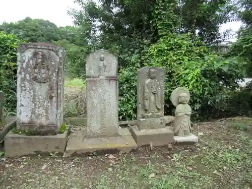 山村のかねふり地蔵尊の仏像