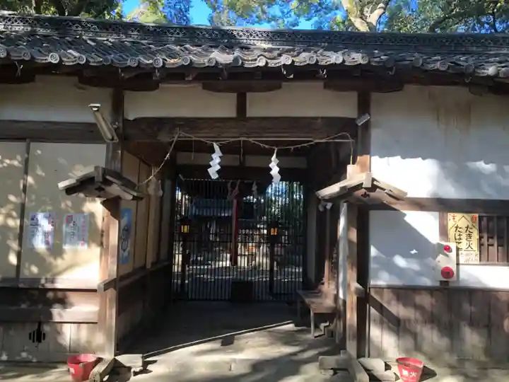 水主神社・樺井月神社・衣縫神社の山門・神門