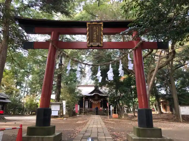 氷川女體神社の鳥居