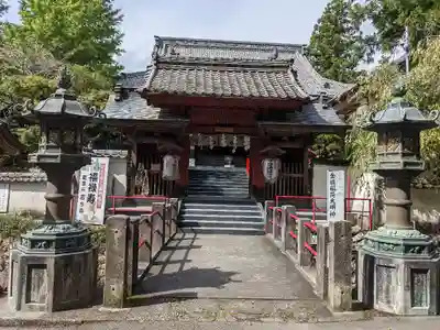 岩水寺の山門・神門