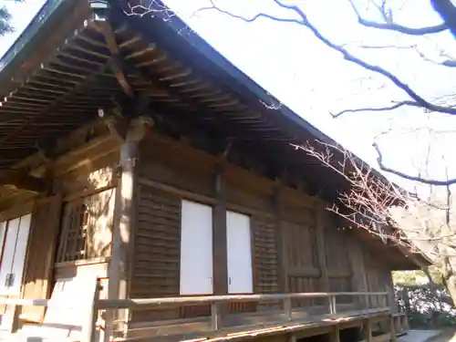 極楽寺（霊鷲山感應院極楽律寺）の本殿・本堂