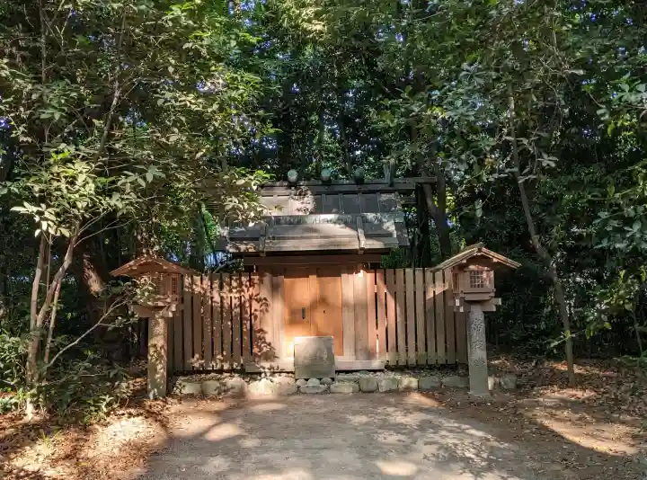 熱田神宮の{uncategorized: "未分類", other: "その他", undefined: "問題あり", building: "その他建物", grave: "お墓", sacred_gate: "鳥居", guardian: "狛犬", statue: "像", buddha: "仏像", history: "歴史", nature: "自然", garden: "庭園", animal: "動物", pagoda: "塔", temizu: "手水舎", mountain_gate: "山門・神門", sanctuary: "本殿・本堂", subordinate: "末社・摂社", art: "芸術", scenery: "景色", jizo: "地蔵", ema: "絵馬", goshuin: "御朱印", omikuji: "おみくじ", items: "授与品その他", amulet: "お守り", goshuincho: "御朱印帳", eats: "食事", festival: "お祭り", votive_dance: "神楽", shichigosan: "七五三参", wedding: "結婚式", experience: "体験その他", initially: "初詣", around: "周辺", anti_infection: "感染症対策"}