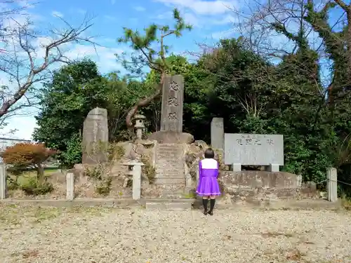 上郷護国神社の建物その他