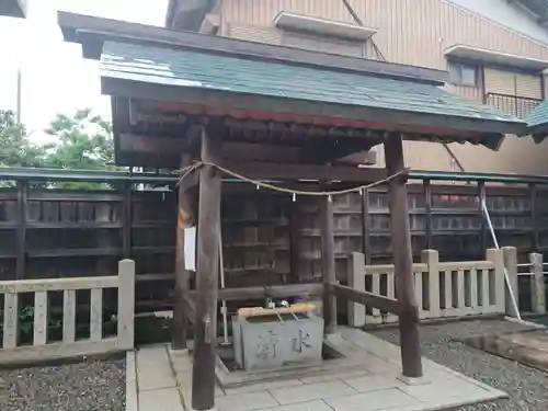 五色神社の手水舎
