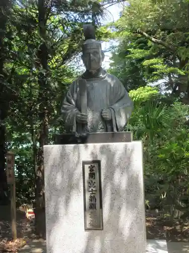 検見川神社の像