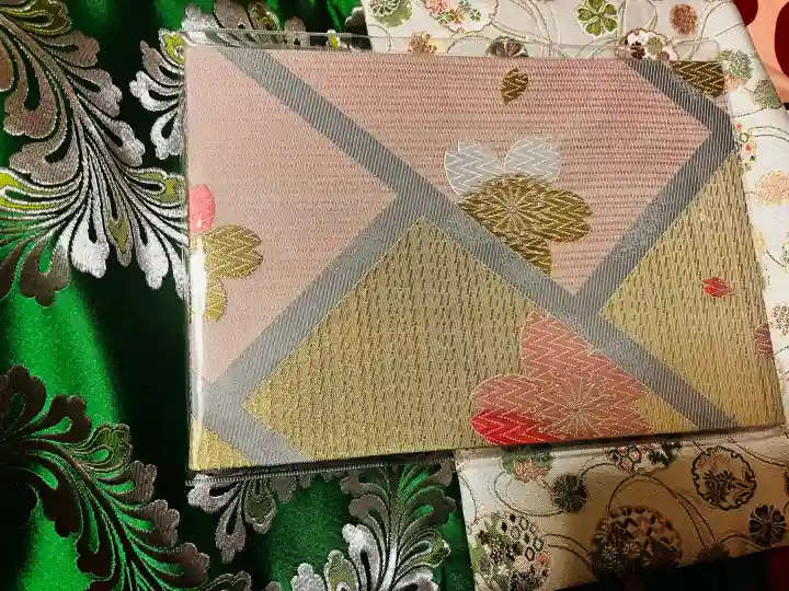 金峯神社の{uncategorized: "未分類", other: "その他", undefined: "問題あり", building: "その他建物", grave: "お墓", sacred_gate: "鳥居", guardian: "狛犬", statue: "像", buddha: "仏像", history: "歴史", nature: "自然", garden: "庭園", animal: "動物", pagoda: "塔", temizu: "手水舎", mountain_gate: "山門・神門", sanctuary: "本殿・本堂", subordinate: "末社・摂社", art: "芸術", scenery: "景色", jizo: "地蔵", ema: "絵馬", goshuin: "御朱印", omikuji: "おみくじ", items: "授与品その他", amulet: "お守り", goshuincho: "御朱印帳", eats: "食事", festival: "お祭り", votive_dance: "神楽", shichigosan: "七五三参", wedding: "結婚式", experience: "体験その他", initially: "初詣", around: "周辺", anti_infection: "感染症対策"}