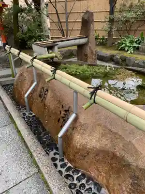 安井金比羅宮の手水舎