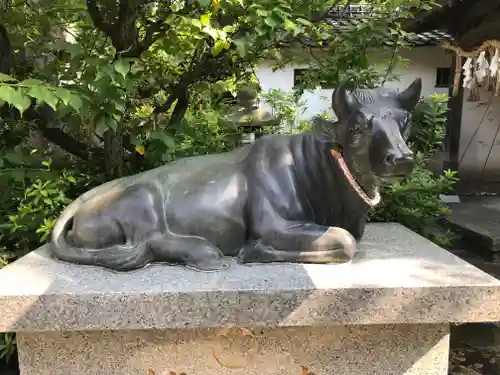 唐津神社の像