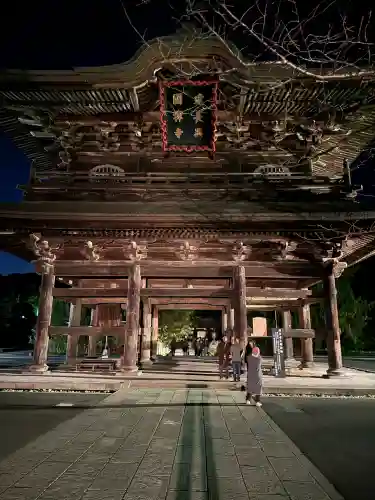 建長寺の{uncategorized: "未分類", other: "その他", undefined: "問題あり", building: "その他建物", grave: "お墓", sacred_gate: "鳥居", guardian: "狛犬", statue: "像", buddha: "仏像", history: "歴史", nature: "自然", garden: "庭園", animal: "動物", pagoda: "塔", temizu: "手水舎", mountain_gate: "山門・神門", sanctuary: "本殿・本堂", subordinate: "末社・摂社", art: "芸術", scenery: "景色", jizo: "地蔵", ema: "絵馬", goshuin: "御朱印", omikuji: "おみくじ", items: "授与品その他", amulet: "お守り", goshuincho: "御朱印帳", eats: "食事", festival: "お祭り", votive_dance: "神楽", shichigosan: "七五三参", wedding: "結婚式", experience: "体験その他", initially: "初詣", around: "周辺", anti_infection: "感染症対策"}