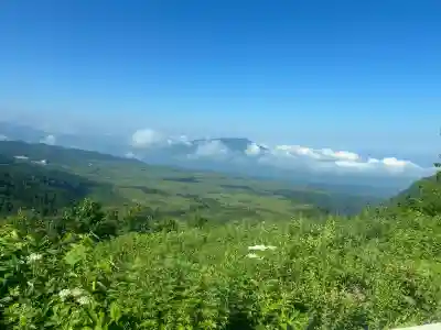 雄山神社峰本社の{uncategorized: "未分類", other: "その他", undefined: "問題あり", building: "その他建物", grave: "お墓", sacred_gate: "鳥居", guardian: "狛犬", statue: "像", buddha: "仏像", history: "歴史", nature: "自然", garden: "庭園", animal: "動物", pagoda: "塔", temizu: "手水舎", mountain_gate: "山門・神門", sanctuary: "本殿・本堂", subordinate: "末社・摂社", art: "芸術", scenery: "景色", jizo: "地蔵", ema: "絵馬", goshuin: "御朱印", omikuji: "おみくじ", items: "授与品その他", amulet: "お守り", goshuincho: "御朱印帳", eats: "食事", festival: "お祭り", votive_dance: "神楽", shichigosan: "七五三参", wedding: "結婚式", experience: "体験その他", initially: "初詣", around: "周辺", anti_infection: "感染症対策"}
