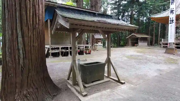 米川八幡神社の手水舎