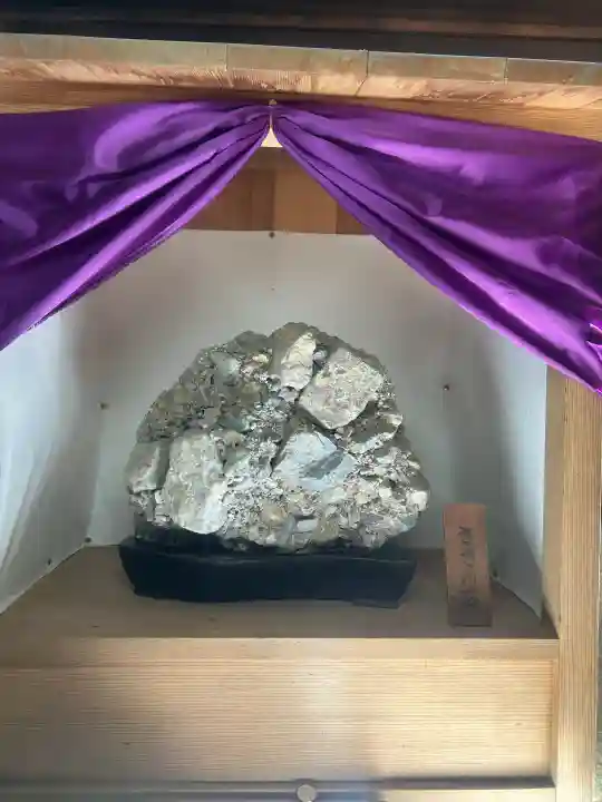 建部大社の{uncategorized: "未分類", other: "その他", undefined: "問題あり", building: "その他建物", grave: "お墓", sacred_gate: "鳥居", guardian: "狛犬", statue: "像", buddha: "仏像", history: "歴史", nature: "自然", garden: "庭園", animal: "動物", pagoda: "塔", temizu: "手水舎", mountain_gate: "山門・神門", sanctuary: "本殿・本堂", subordinate: "末社・摂社", art: "芸術", scenery: "景色", jizo: "地蔵", ema: "絵馬", goshuin: "御朱印", omikuji: "おみくじ", items: "授与品その他", amulet: "お守り", goshuincho: "御朱印帳", eats: "食事", festival: "お祭り", votive_dance: "神楽", shichigosan: "七五三参", wedding: "結婚式", experience: "体験その他", initially: "初詣", around: "周辺", anti_infection: "感染症対策"}