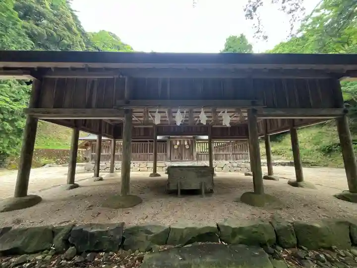 眞名井神社の{uncategorized: "未分類", other: "その他", undefined: "問題あり", building: "その他建物", grave: "お墓", sacred_gate: "鳥居", guardian: "狛犬", statue: "像", buddha: "仏像", history: "歴史", nature: "自然", garden: "庭園", animal: "動物", pagoda: "塔", temizu: "手水舎", mountain_gate: "山門・神門", sanctuary: "本殿・本堂", subordinate: "末社・摂社", art: "芸術", scenery: "景色", jizo: "地蔵", ema: "絵馬", goshuin: "御朱印", omikuji: "おみくじ", items: "授与品その他", amulet: "お守り", goshuincho: "御朱印帳", eats: "食事", festival: "お祭り", votive_dance: "神楽", shichigosan: "七五三参", wedding: "結婚式", experience: "体験その他", initially: "初詣", around: "周辺", anti_infection: "感染症対策"}