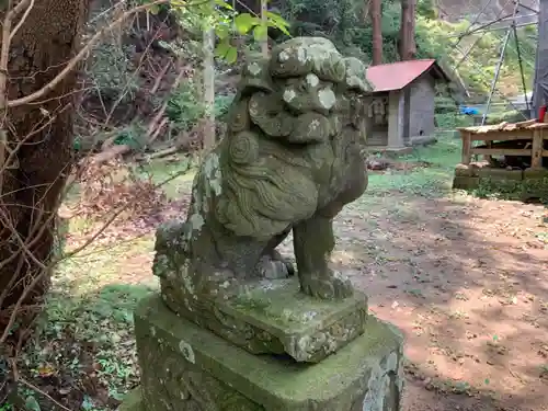 三柱神社の狛犬