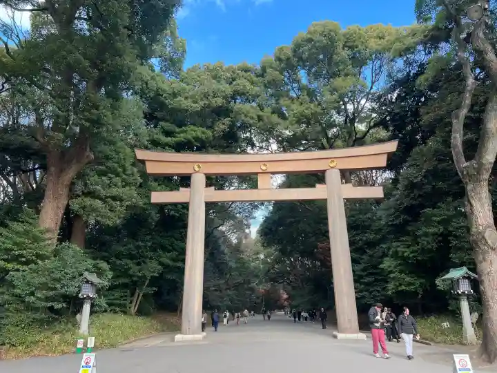 明治神宮の{uncategorized: "未分類", other: "その他", undefined: "問題あり", building: "その他建物", grave: "お墓", sacred_gate: "鳥居", guardian: "狛犬", statue: "像", buddha: "仏像", history: "歴史", nature: "自然", garden: "庭園", animal: "動物", pagoda: "塔", temizu: "手水舎", mountain_gate: "山門・神門", sanctuary: "本殿・本堂", subordinate: "末社・摂社", art: "芸術", scenery: "景色", jizo: "地蔵", ema: "絵馬", goshuin: "御朱印", omikuji: "おみくじ", items: "授与品その他", amulet: "お守り", goshuincho: "御朱印帳", eats: "食事", festival: "お祭り", votive_dance: "神楽", shichigosan: "七五三参", wedding: "結婚式", experience: "体験その他", initially: "初詣", around: "周辺", anti_infection: "感染症対策"}