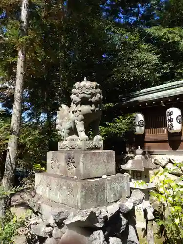 馬路石邊神社の狛犬