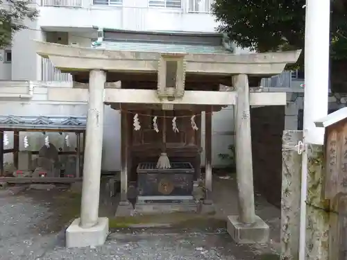 東神奈川熊野神社の末社・摂社